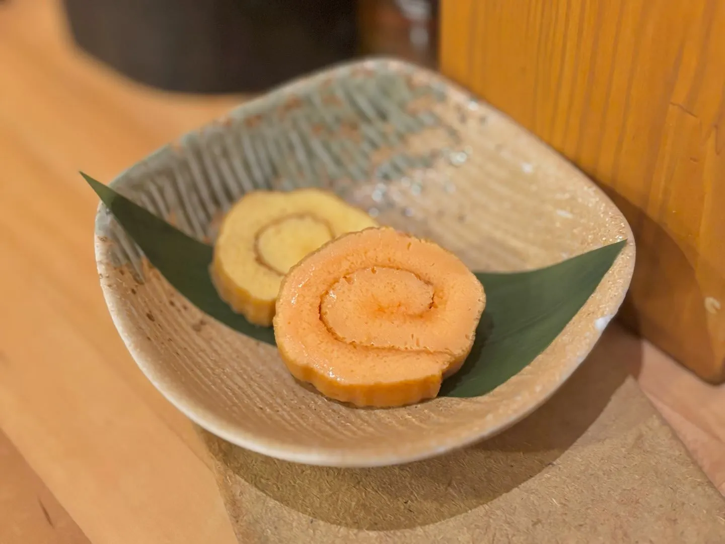 1月のお通しとしてご用意したのは、「紅白だし巻き」です🎍