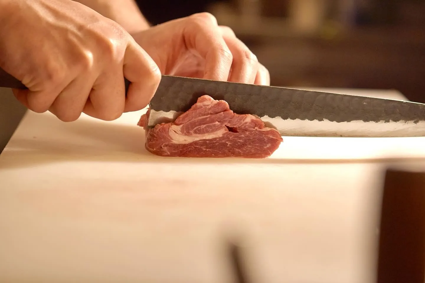 当店では、特にこだわりのラム肉をご提供しております🐑