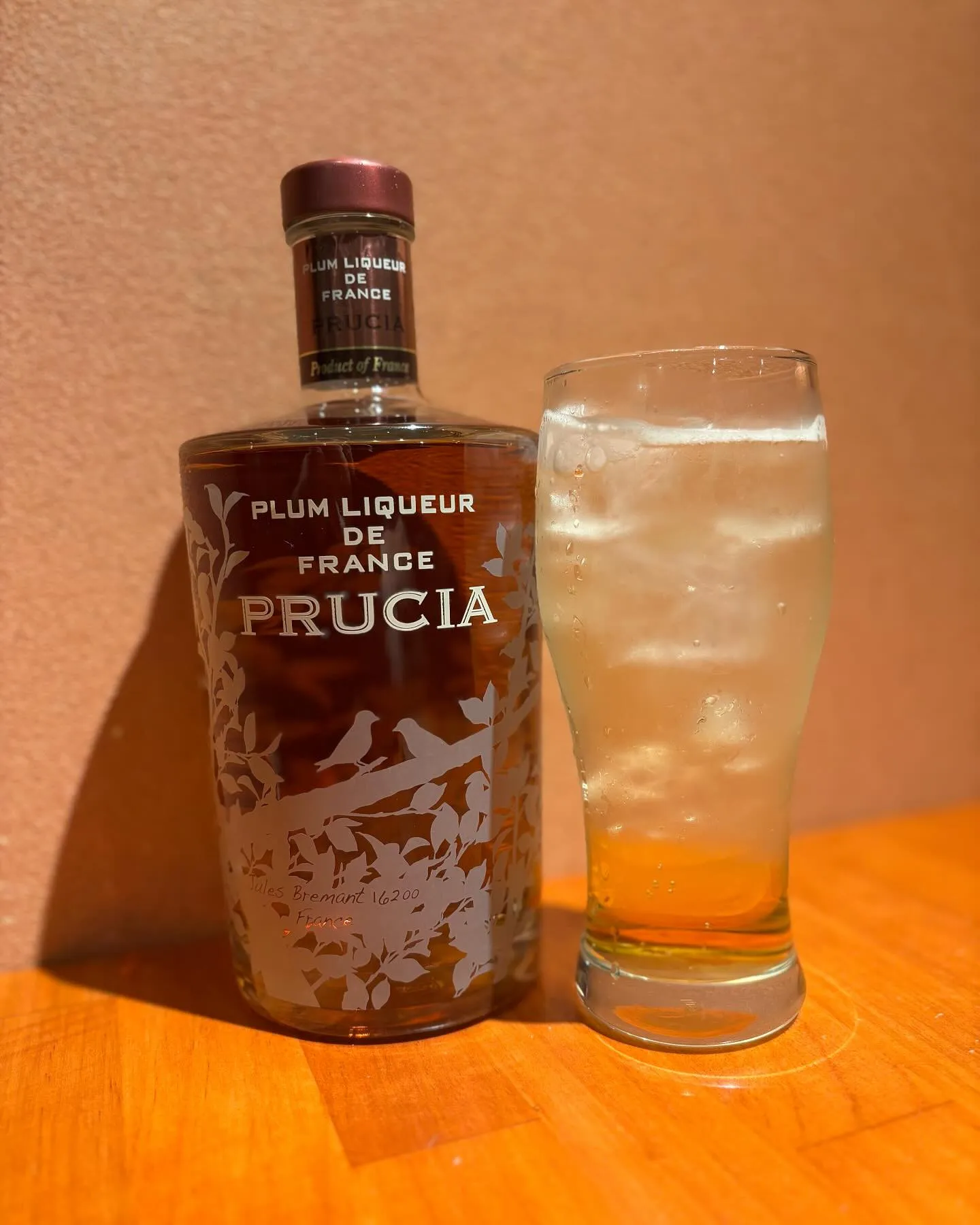 今回ご紹介するお酒は「PRUCIA（ブルシア）」です🍸